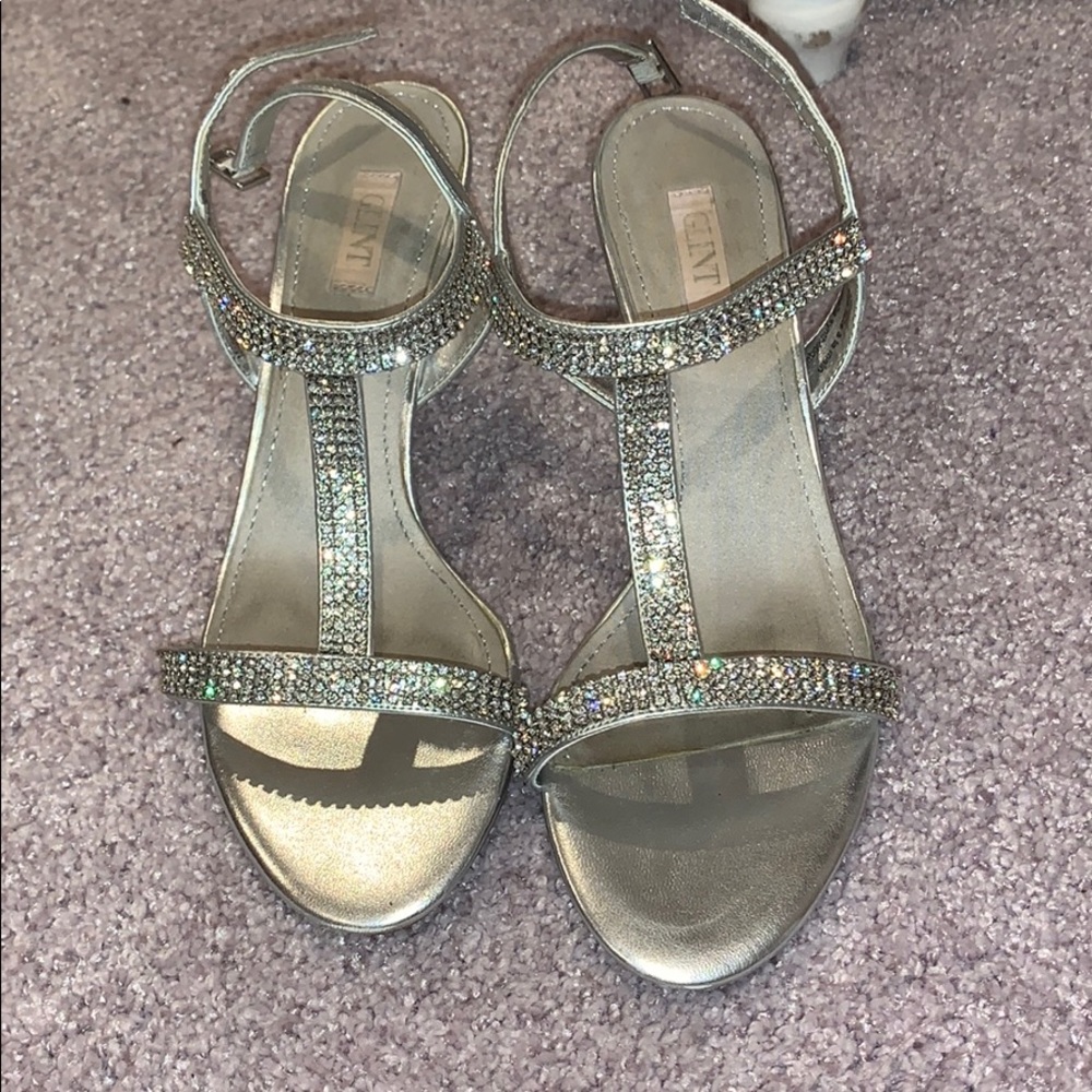 Beautiful 2 inch silver studded low heels